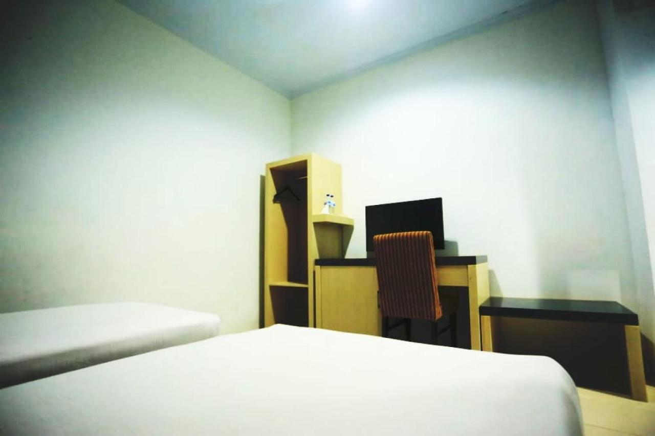 Urbanview Hotel Mulia Indah Palopo Zewnętrze zdjęcie