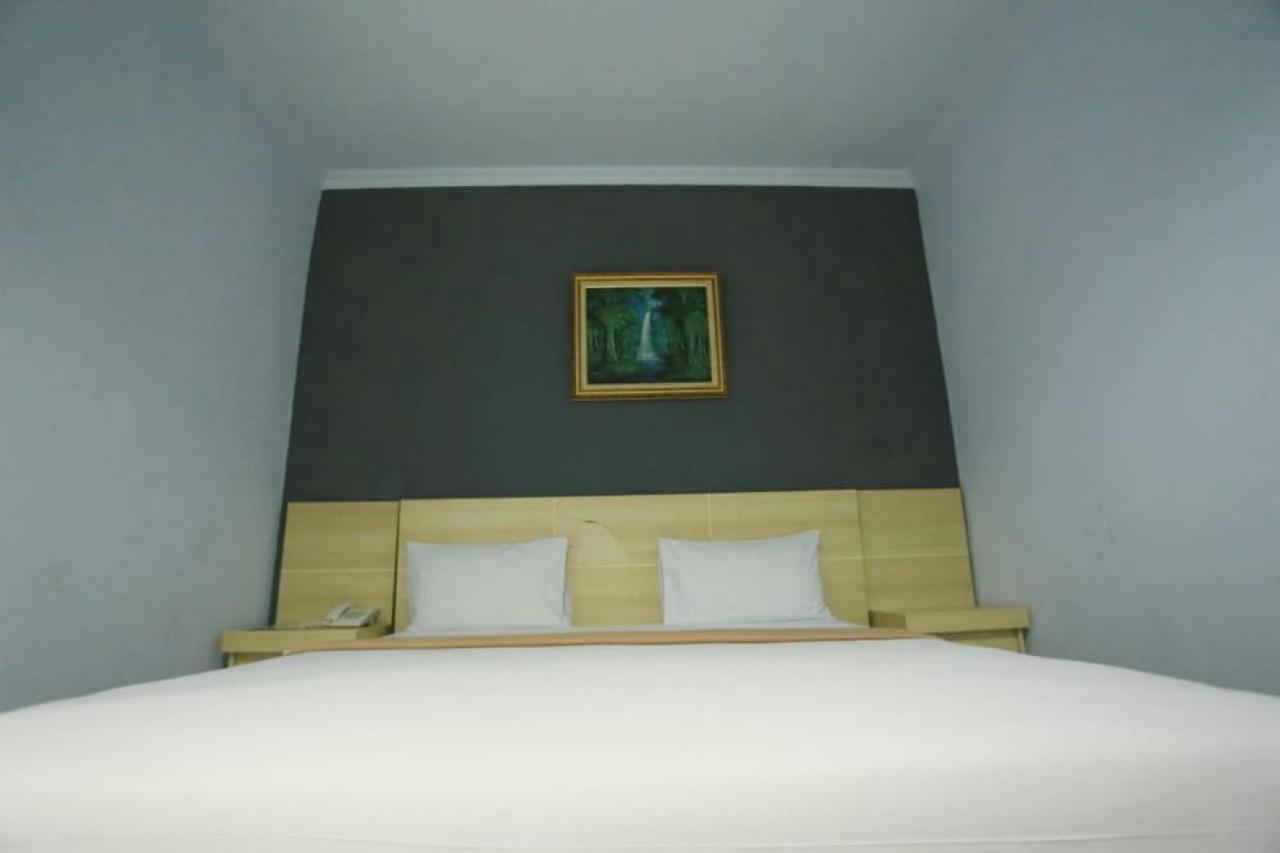 Urbanview Hotel Mulia Indah Palopo Zewnętrze zdjęcie
