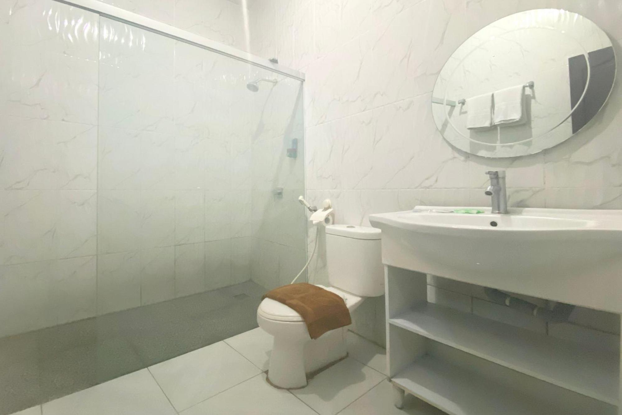 Urbanview Hotel Mulia Indah Palopo Zewnętrze zdjęcie